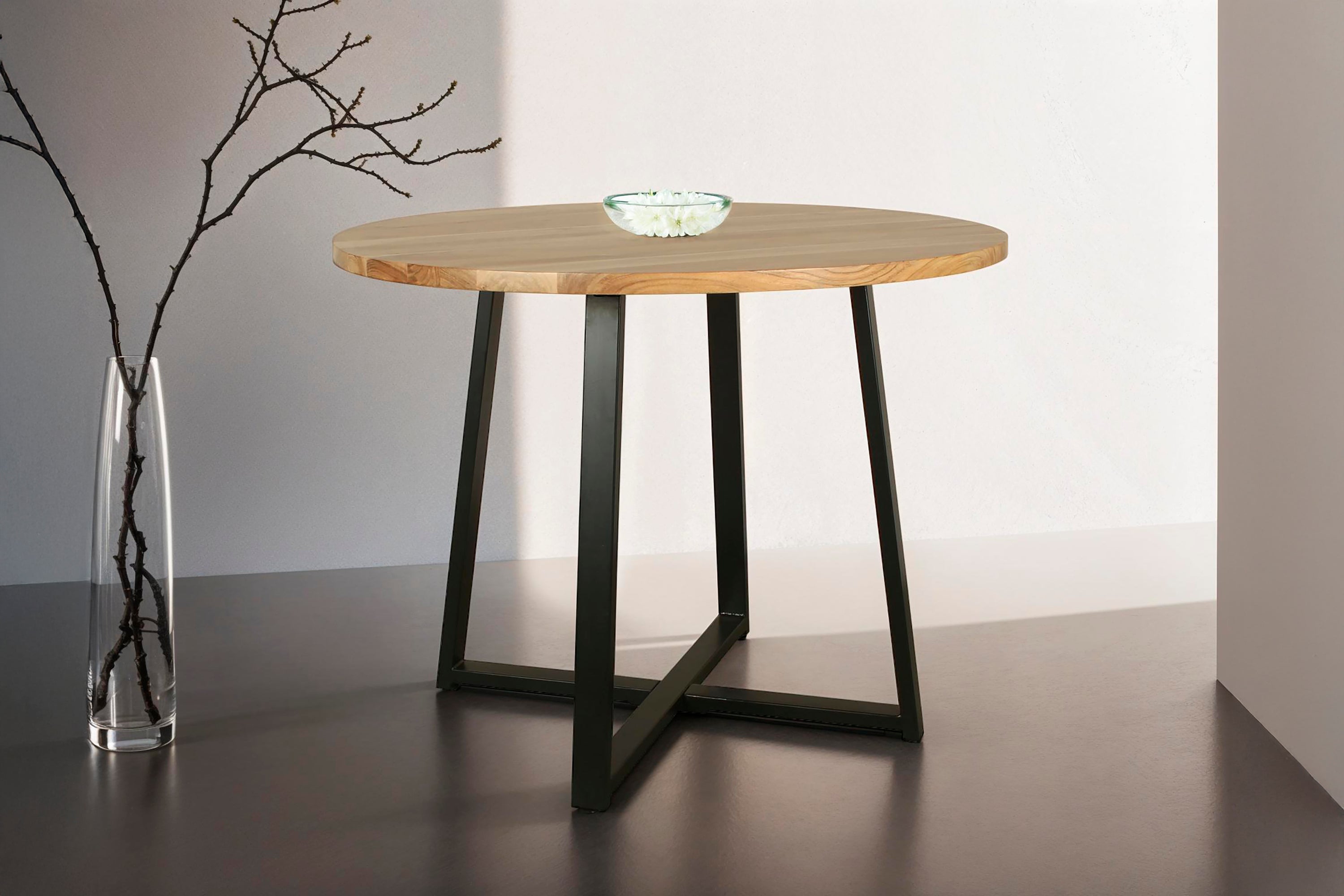 Esstisch ARROW / Rund / Tischplatte Massivholz Akazie natur / Gestell Metall schwarz / D 100, H 77 cm