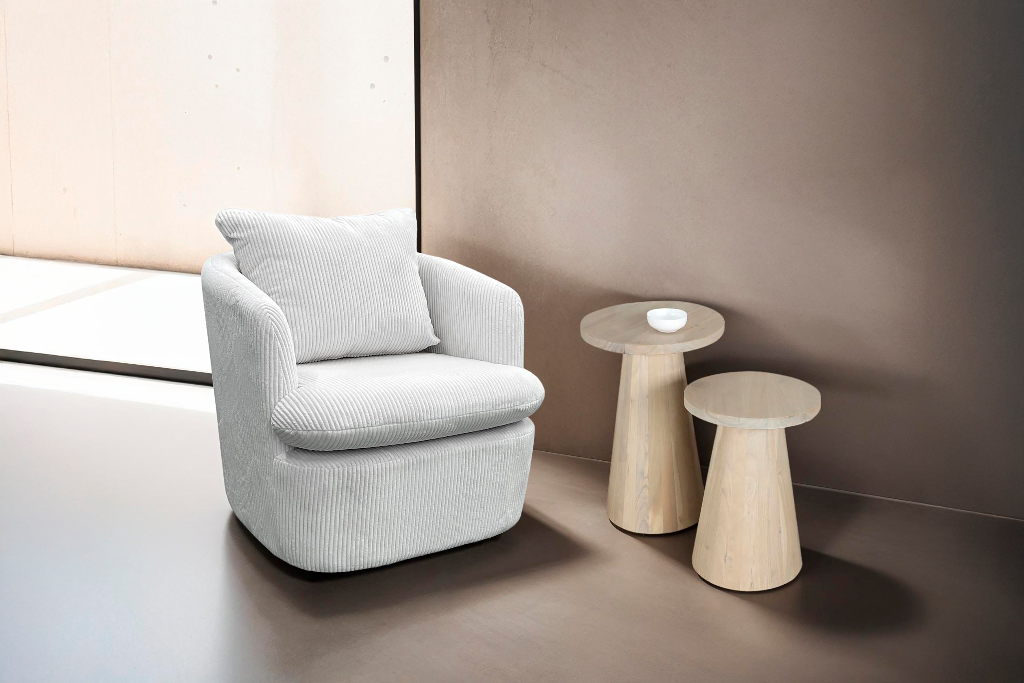 Beistelltisch CONE / Massivholz Akazie schwarz oder white wash lackiert / D 35, H 60 cm oder D 40, H 50 cm