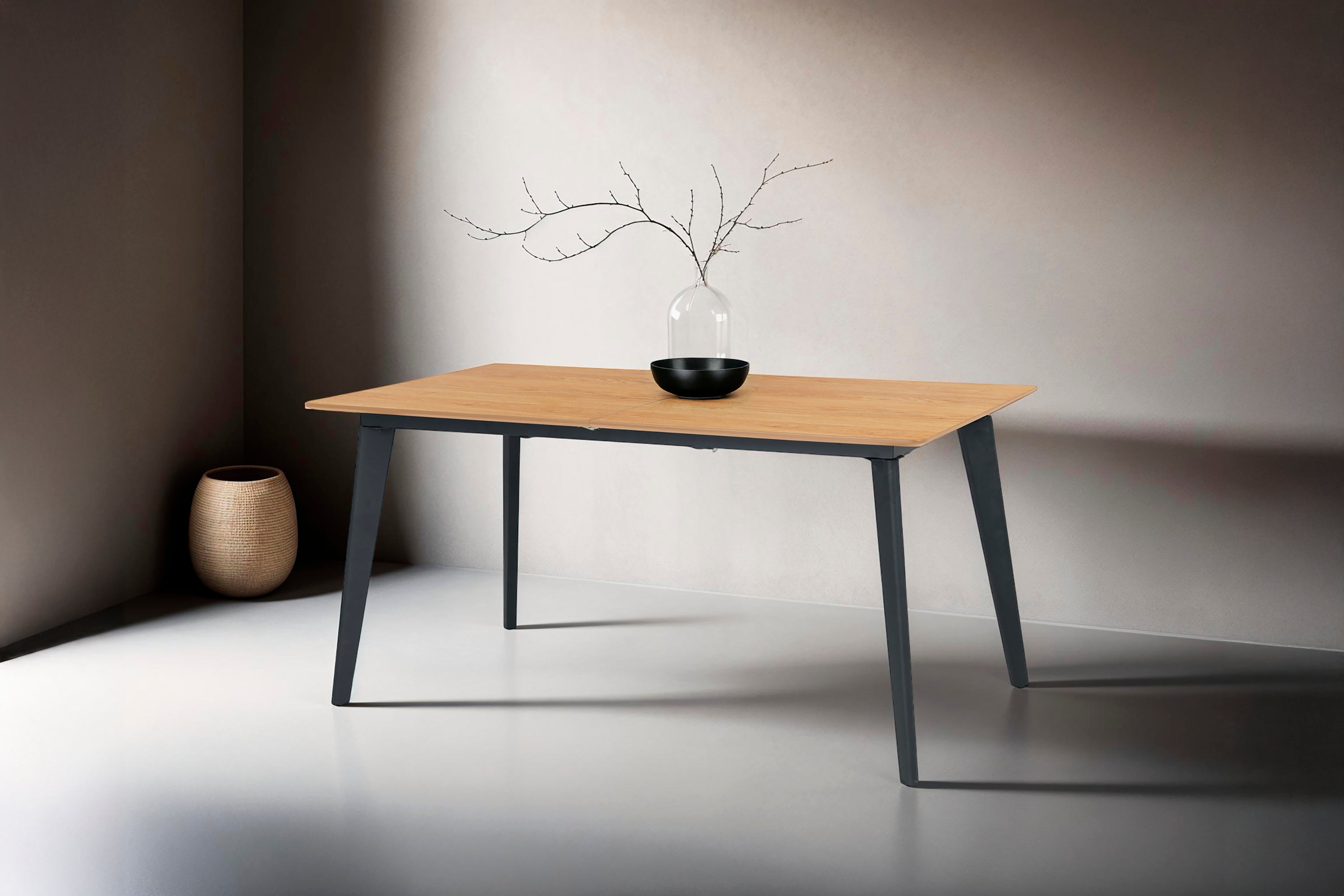 Esstisch OKLAHOMA / mit Auszug / Tischplatte Eichen-Optik / mit Schweizer Kante / Gestell Metall schwarz / HPL-Beschichtung / Küchentisch / 160-200 x 90, H 76 cm