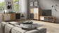 TV-Board BILL / Lowboard Artisan Eiche Optik hellbraun / Fernsehtisch mit 1 Klappe und 1 Tür / Fernsehschrank mit Soundbar-Fach / Schlaufen-Griffe / B 150, H 50, T 36,5 cm